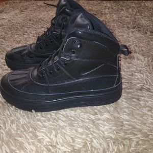 Nike ACG Woodside boots